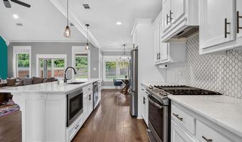7725 S Shoreline Blvd, Benton, AR 72019