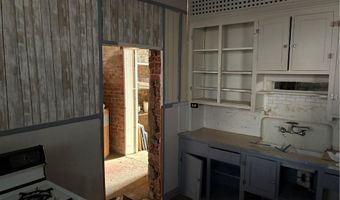 1015 S 6th St, Atchison, KS 66002