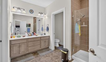 29 Mulberry Dr, Albany, NY 12205