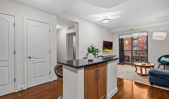 1111 ORONOCO St 326, Alexandria, VA 22314