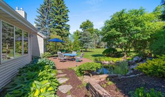 1900 E ORCHARD BLOSSOM Dr, Appleton, WI 54915