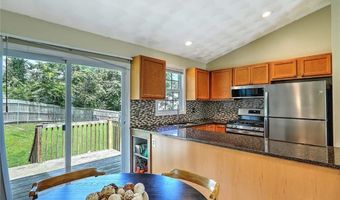 5 Craigie Ave, Johnston, RI 02919