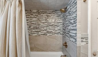 16 N Rose St, East Providence, RI 02914