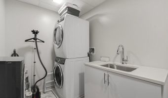 1781 N PIERCE St #303, Arlington, VA 22209