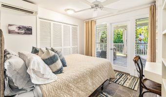 1036 Mokulua Dr, Kailua, HI 96734