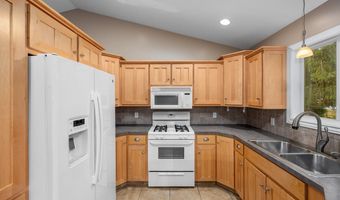 11108 Creekside Dr, Allendale, MI 49401