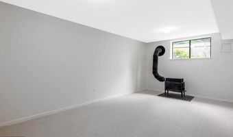 38 GREAT PINES Ct, Rockville, MD 20850