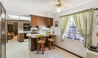 225 LAKE DESTINY Trl, Altamonte Springs, FL 32714