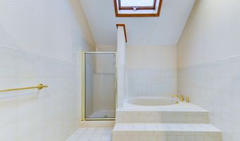 9 University Pl, Amsterdam, NY 12010