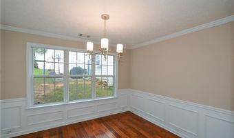 1045 Winthrope Chase Dr, Alpharetta, GA 30009