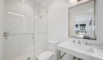 1121 BAY St, Alameda, CA 94501