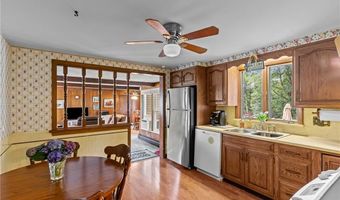 174 Lawnacre Dr, Cranston, RI 02920