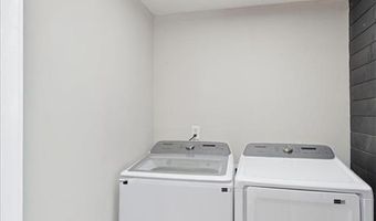 121 RIPLEY Ave, Adairsville, GA 30103