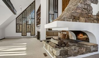 484 Cognewaugh Rd, Cos Cob, CT 06807