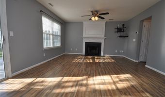 202 Thorncrest Dr, Apex, NC 27539