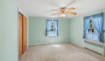 15 Valley View Dr, Cumberland, RI 02864