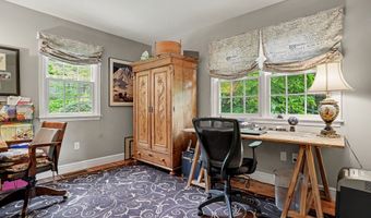 10 Snug Harbor Dr, Danbury, CT 06811