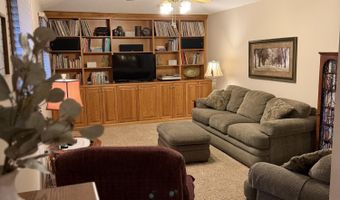 1899 Eisenhower Cir, Aberdeen, SD 57401