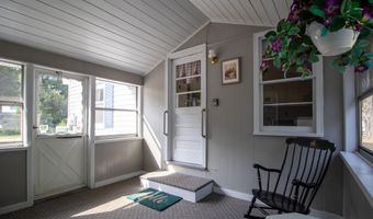 8 Sunnydale Ln, Parsonsfield, ME 04047