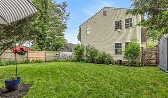 61 Harlem St, East Providence, RI 02916