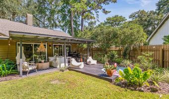 22 Chesterfield Lake Dr, Beaufort, SC 29906