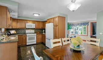 72 Winifred Ave, Warwick, RI 02889