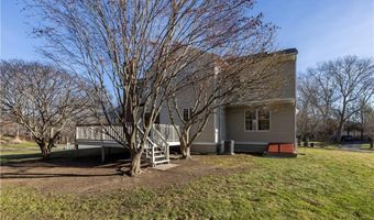 38 Kristen Ln, North Kingstown, RI 02852
