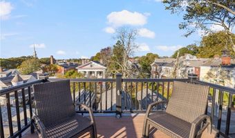 75 Pelham St C, Newport, RI 02840