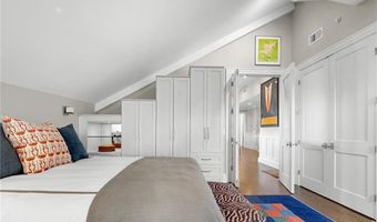 50 School St 7, Newport, RI 02840