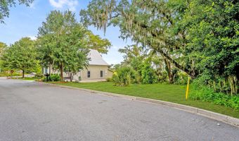 2 Creeks End Ln, Beaufort, SC 29902