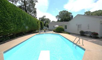 1 Arc Ct, Absecon, NJ 08201