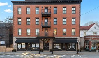 423 Hope St C, Bristol, RI 02809