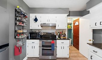 1 Country Manor Rd, Beaufort, SC 29906
