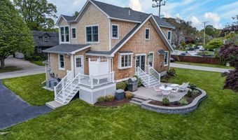 42 Windsor St, Jamestown, RI 02835