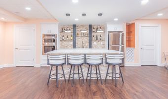 2376 Westbrooke Cir S, Ann Arbor, MI 48105