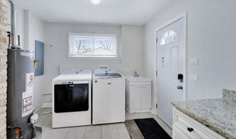 909 E Oakton St, Arlington Heights, IL 60004
