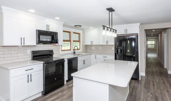 957 W Hunt Rd, Alcoa, TN 37701