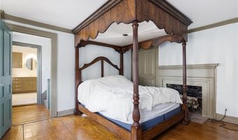 73 Thames St 1, Newport, RI 02840