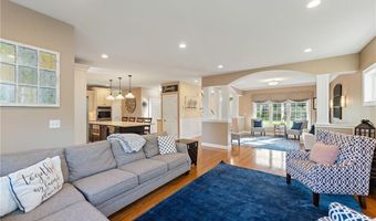 102 Fairhaven Rd, Cumberland, RI 02864