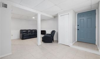 29 Pepper Bush Trl, Narragansett, RI 02874