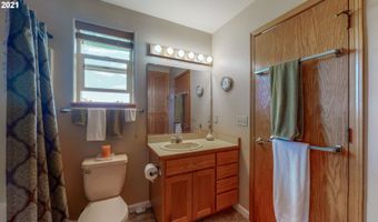 545 HASSETT St, Brookings, OR 97415