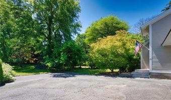 23 Fesser Ave, Bristol, RI 02809