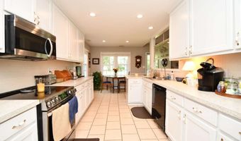 102 Meadow Crk, Athens, GA 30605