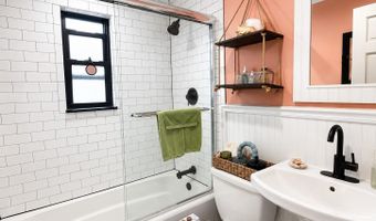 125 Park Ave B1, Amityville, NY 11701