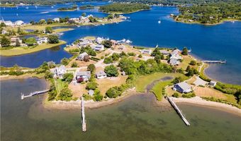 39 Franks Neck Rd, Narragansett, RI 02882