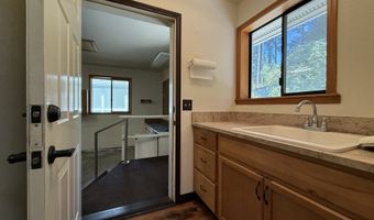 936 HELEN Ln, Brookings, OR 97415