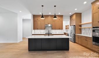 31 Grindstaff Dr, Asheville, NC 28803