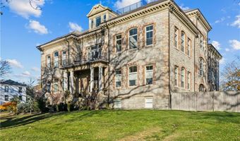 426 Spring St 203, Newport, RI 02840