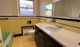 53 Pixlee Pl 2Nd Fl, Bridgeport, CT 06610