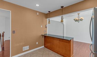 19 Spruce St, Beachwood, NJ 08722